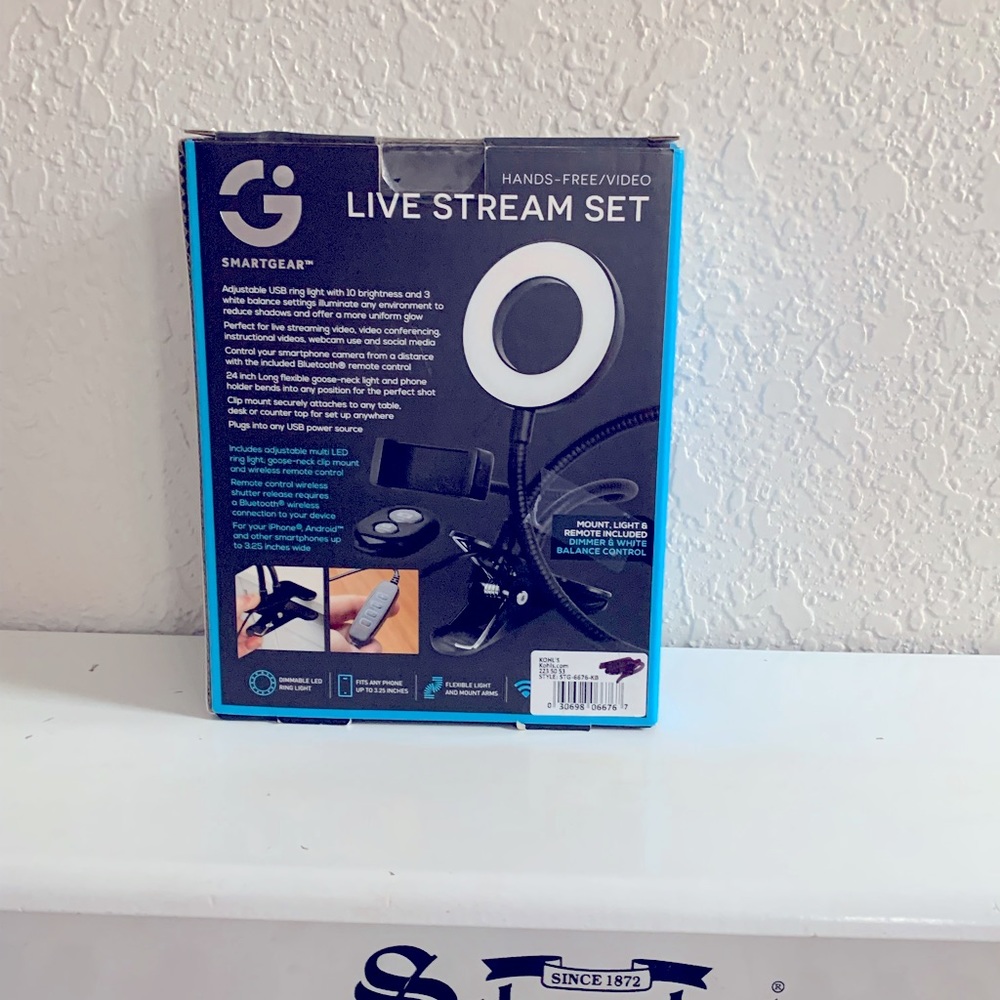 Live stream set🔥 - Picture 2 of 4